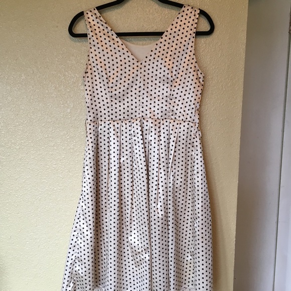 Knee length white semi-formal dress - Picture 3 of 6